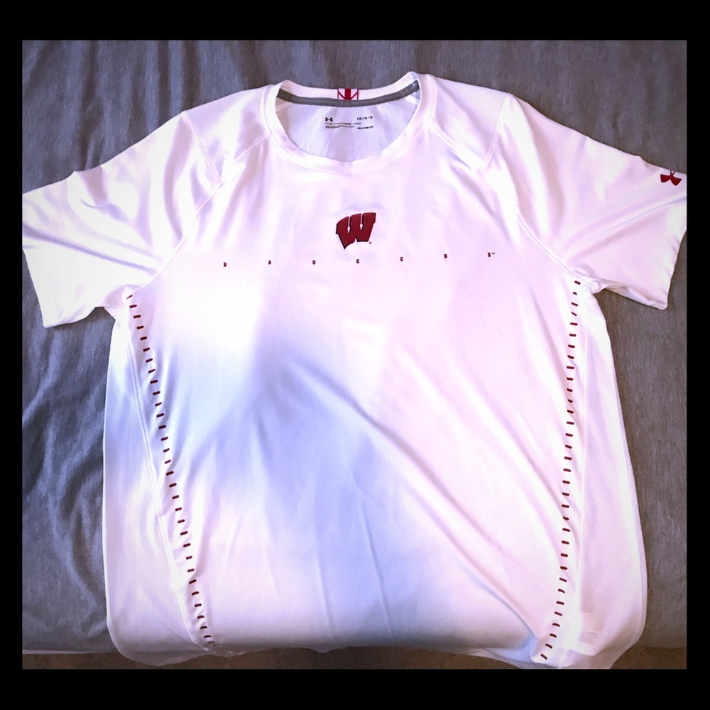 Wisconsin Badgers Under Armour warm-up shirt, mesh